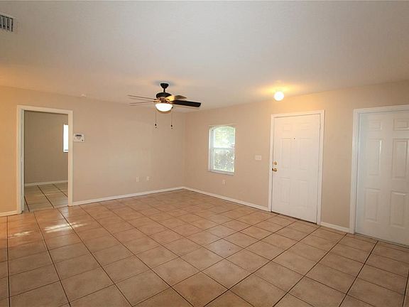 5th image of 2311 18th Ave E