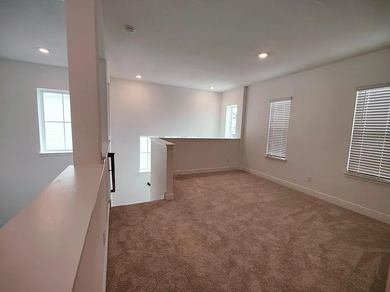 7703 Nemours Pkwy — Photo 25