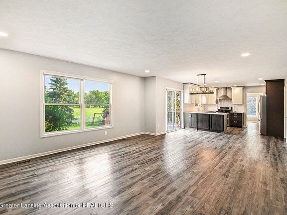5th image of 1272 Sweetwood Dr