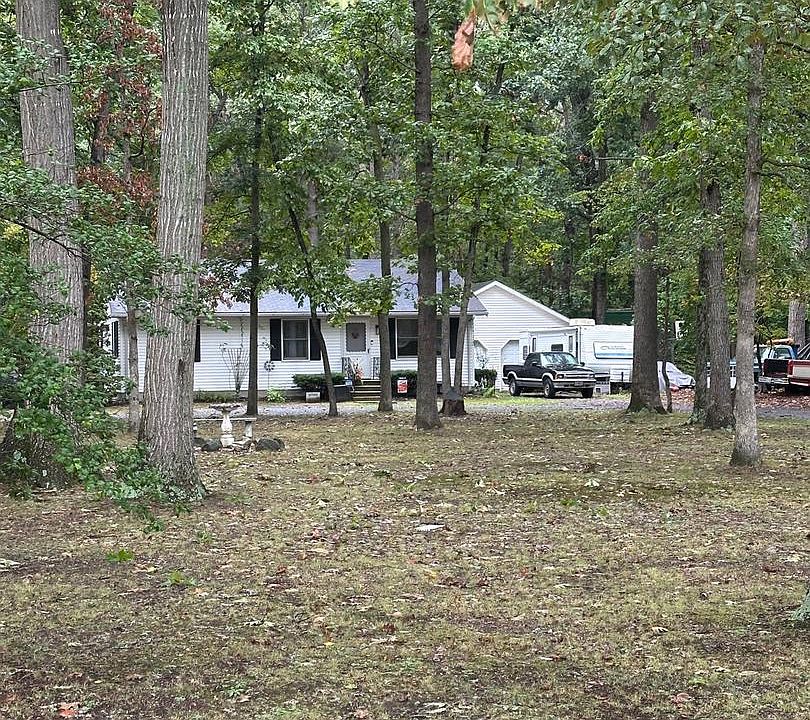 1st image of 698 Sportsman Rd