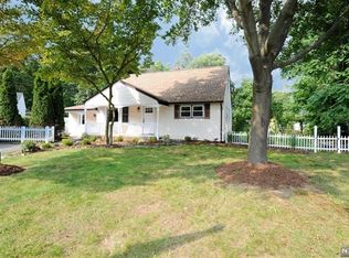 10 Rays Ct, Wayne, NJ 07470