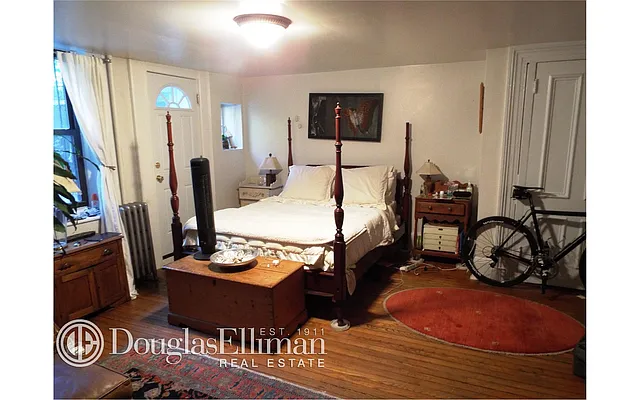 Rented by Douglas Elliman | media 36