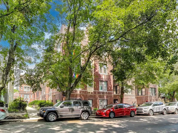 1750 W Granville Ave #2A, Chicago, IL 60660