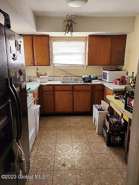 4th image of 117 Teter Road