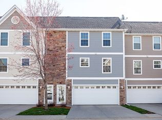 327 NE Kingwood, Waukee, IA 50263