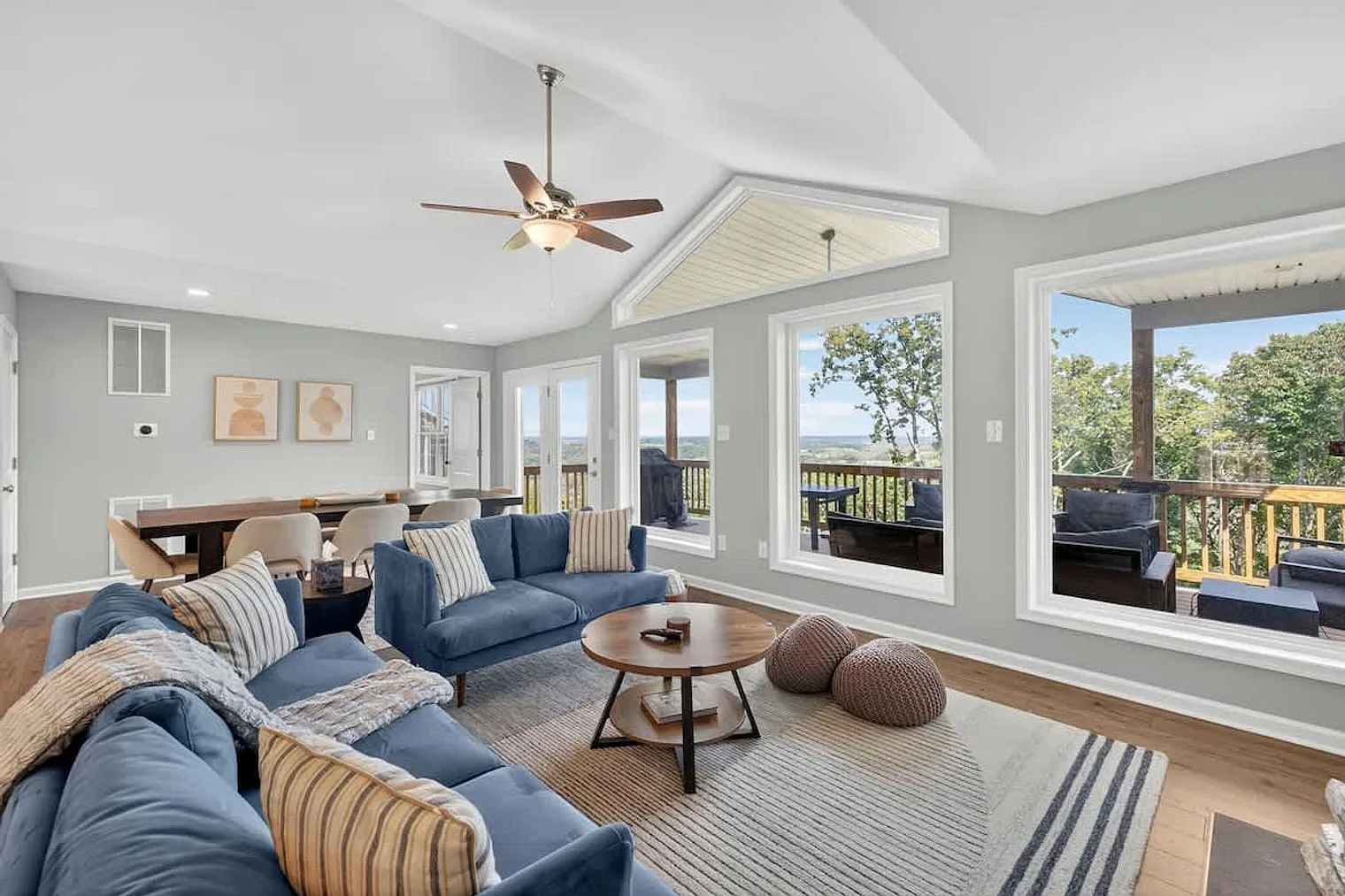 4 bed, 3.0 bath, $5,353 — Photo 1