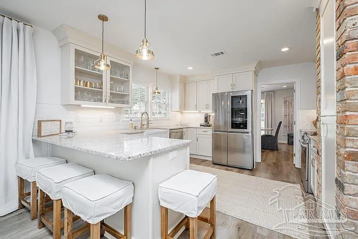 4095 Aiken Rd — Photo 1