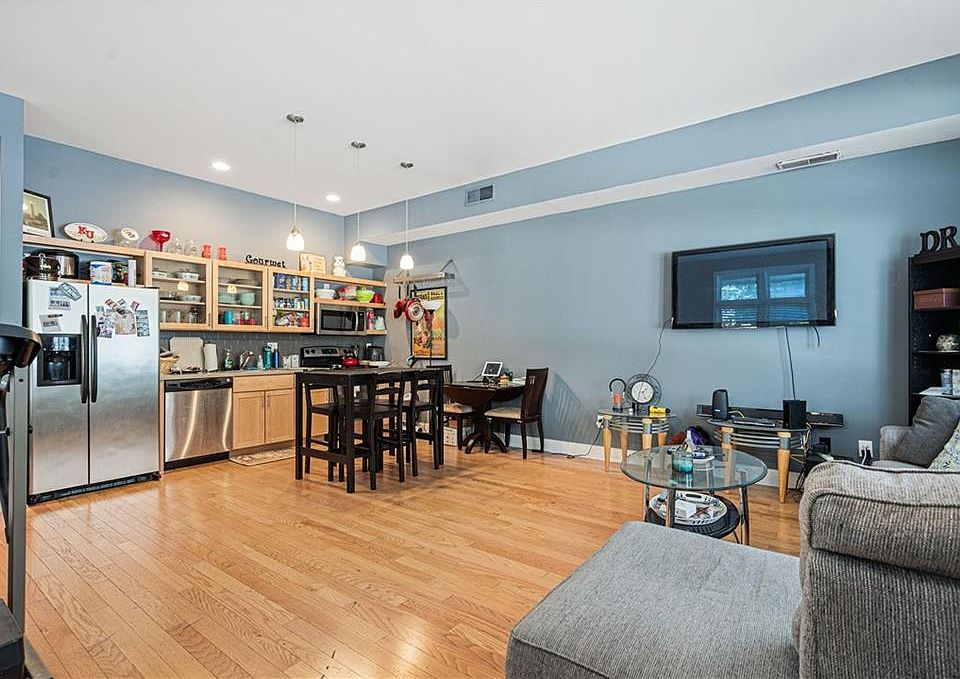 1st image of 4467 Rainbow Blvd #D5