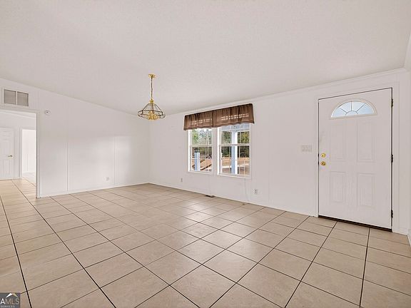 4th image of 1323 Starling Rd