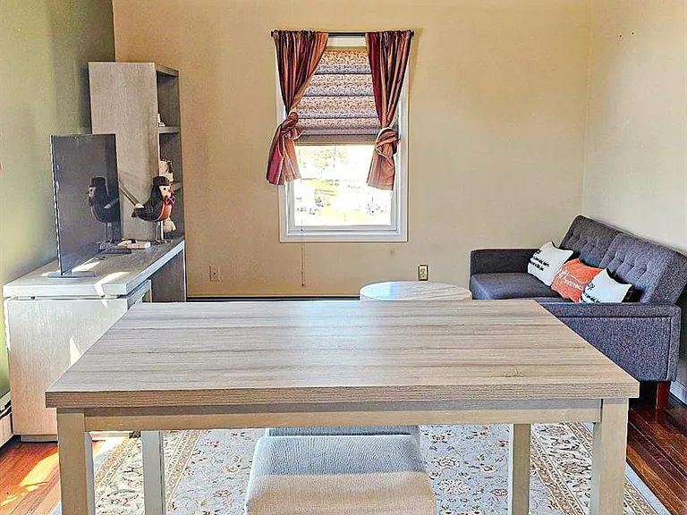 315 Arcadia Rd — Photo 4