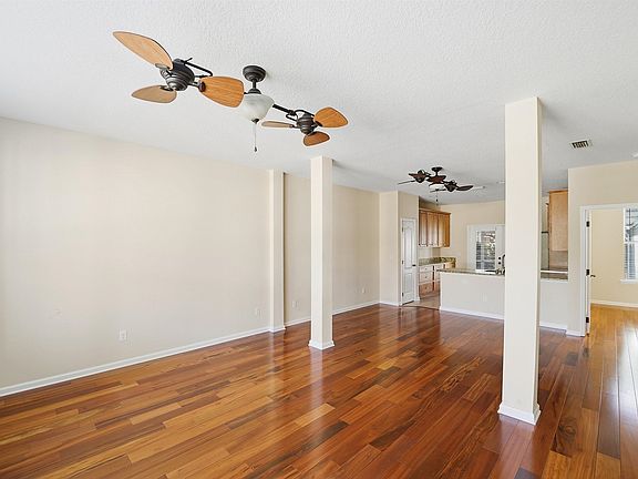 3rd image of 1121 Overdale Rd