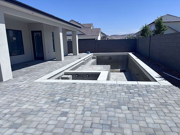 3rd image of 2646 E Rosedale Dr