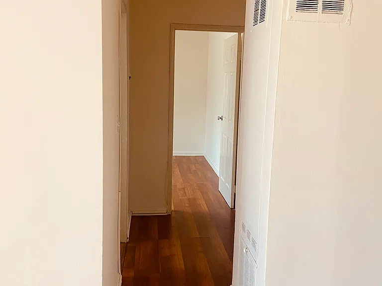 12921 Oxnard St #11 — Photo 7