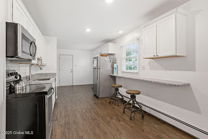 4th image of 1009 Palazini Drive