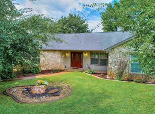 200 Bridgepoint Dr, Kingsland, TX 78639