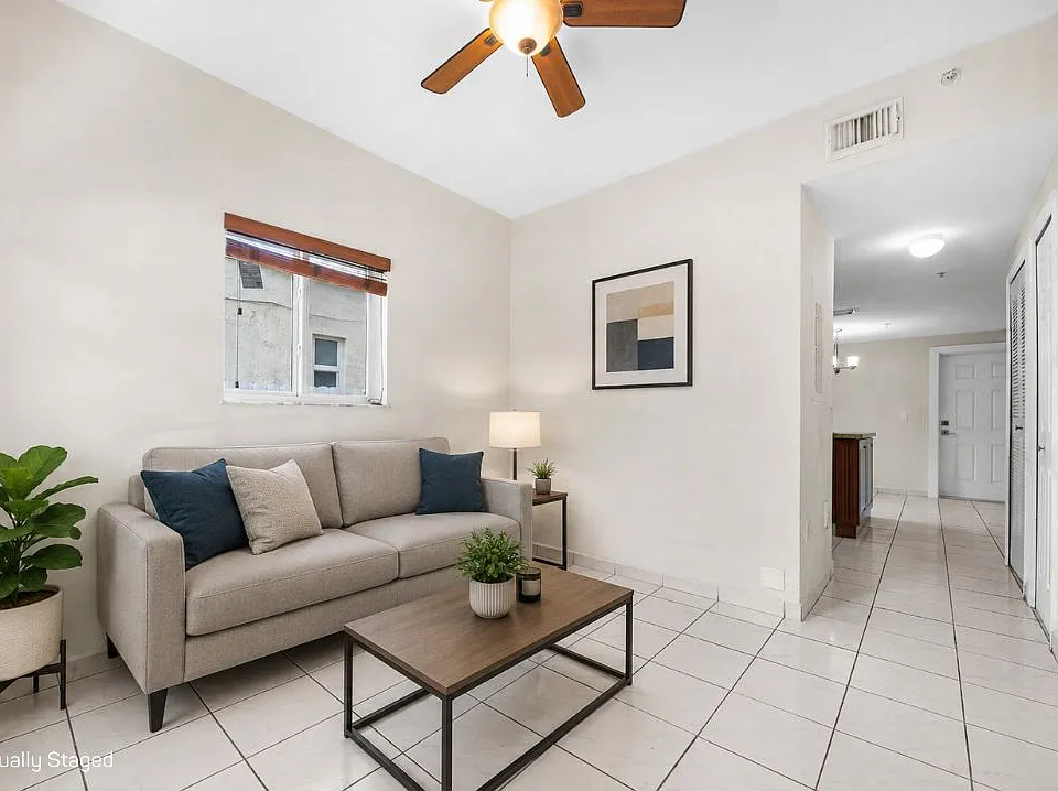 9 E 4th St #101