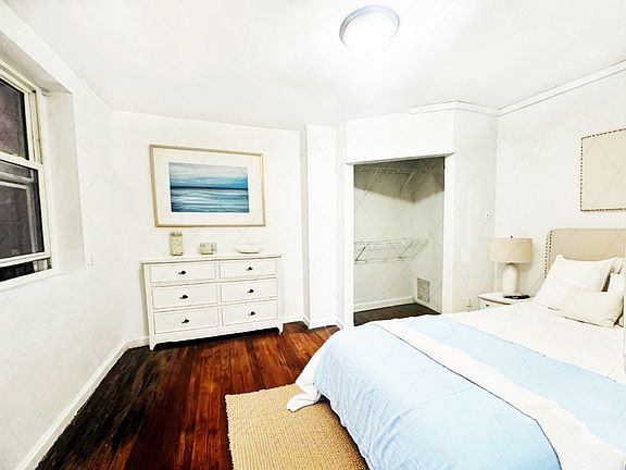 2nd image of 6 W Chestnut St #4