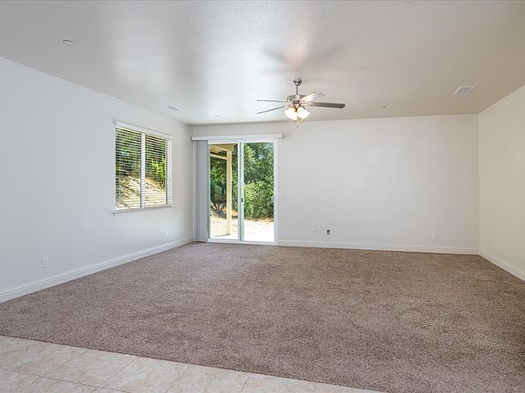 4th image of 40531 Bollinger Pl