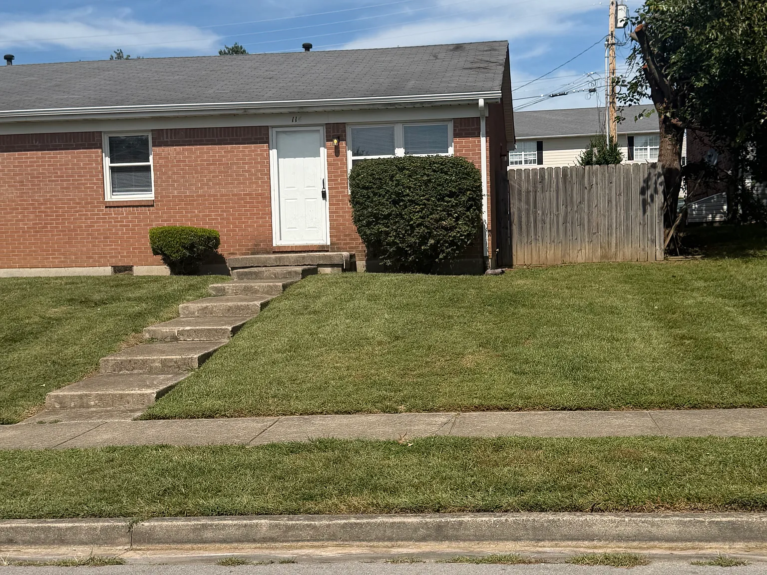 2 bed, 800 sqft, $1,050 — Photo 1