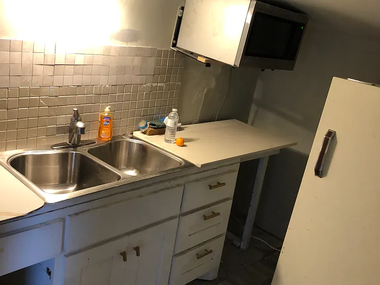 116 W College St #1 — Photo 1