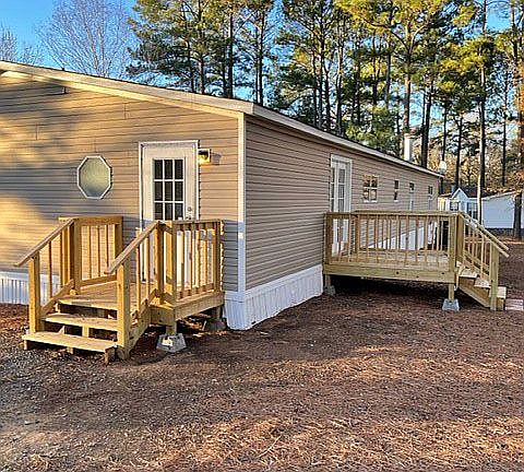 3rd image of 8401 Woodlands Trl
