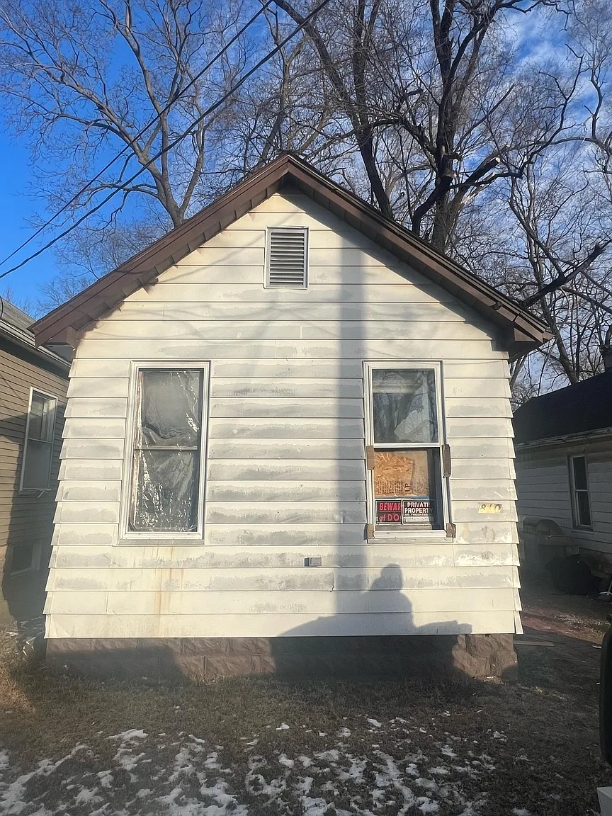 810 S Matthew St photo 1