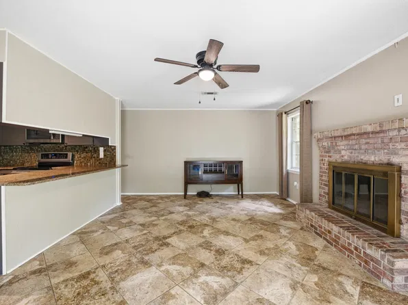 8 Poplar Ave, Shalimar, FL 32579