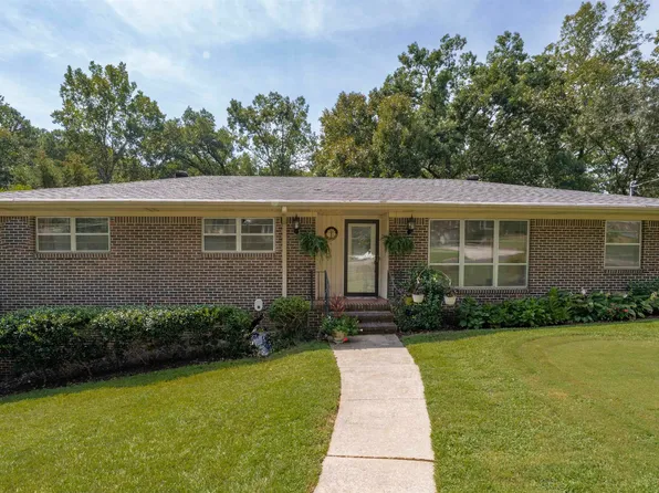 1249 Forest Brook Cir, Birmingham, AL 35226