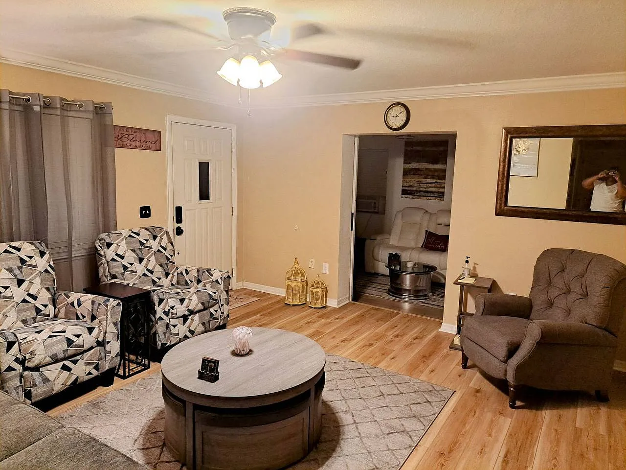 5 bed, 3100 sqft, $750 — Photo 3