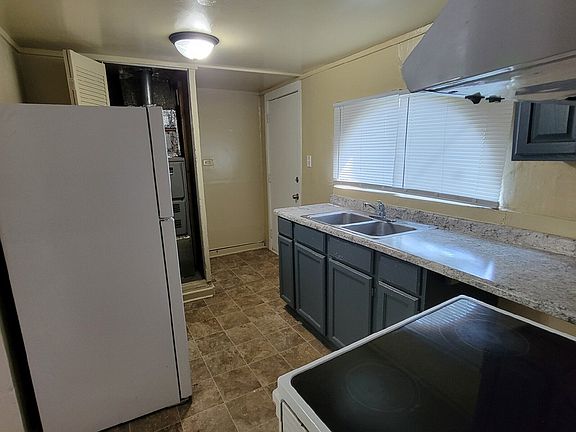 5th image of 3917 Prospect St