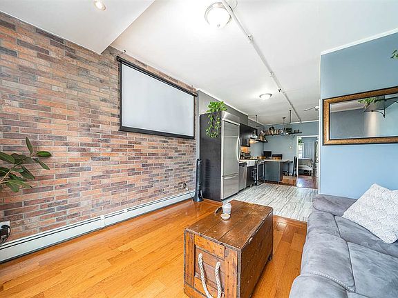 5th image of 445 Pavonia Ave APT 6