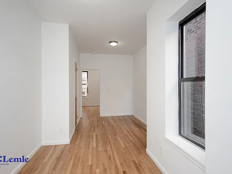 7 Jones St #5B — Photo 6