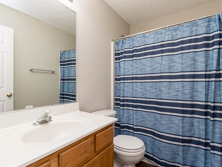 En-suite bathroom