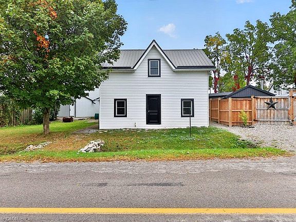 3rd image of 27 Indiana Rd W