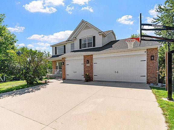 3rd image of 2051 Highgate Cir