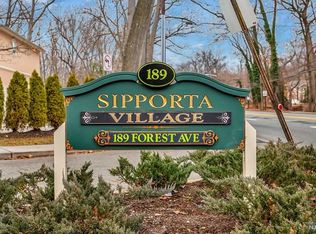 189 Forest Ave #211, Paramus, NJ