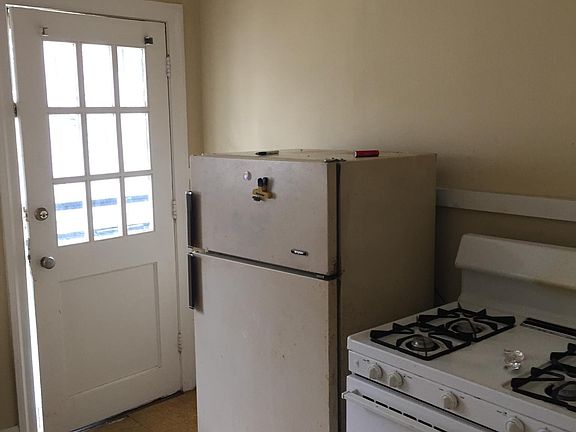 5th image of 3325 Central Ave