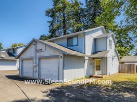 11055 SE Bush St, Portland, OR