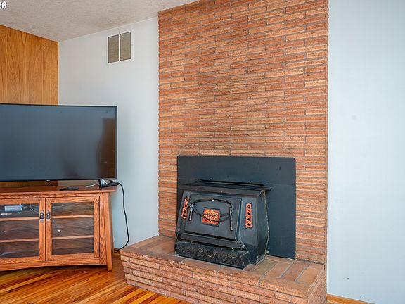 5th image of 34970 Sykes Rd