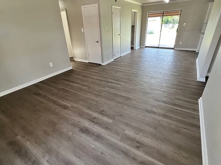 6408 NW Oak Ave — Photo 8