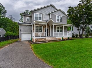 31 Black Oak Ridge Rd, Wayne, NJ 07470