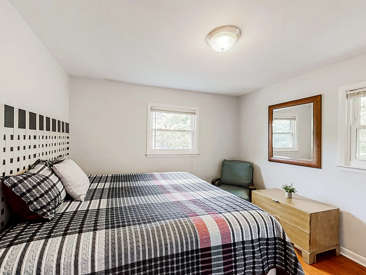 4 bed, 2.0 bath, 1875 sqft, $771 — Photo 1