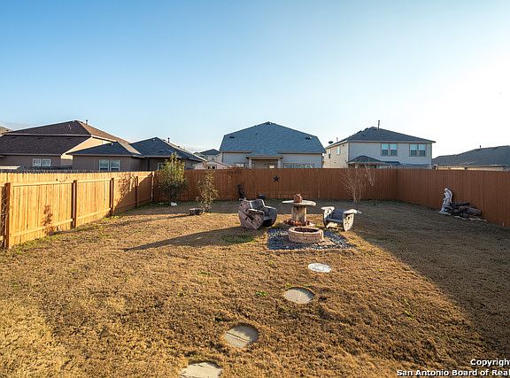 3rd image of 9122 Hogarten Park