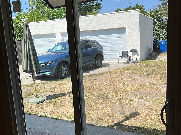 3411 Glenhurst Ave #A — Photo 10
