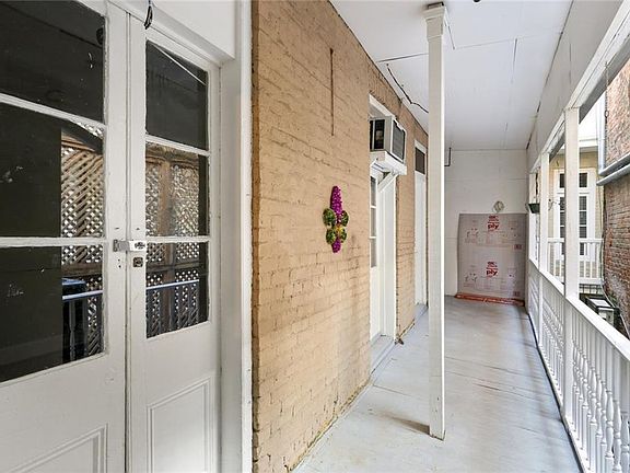 3rd image of 710 Royal St #2