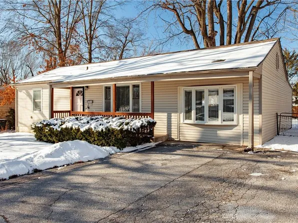 7138 Woodson St, Overland Park, KS 66204