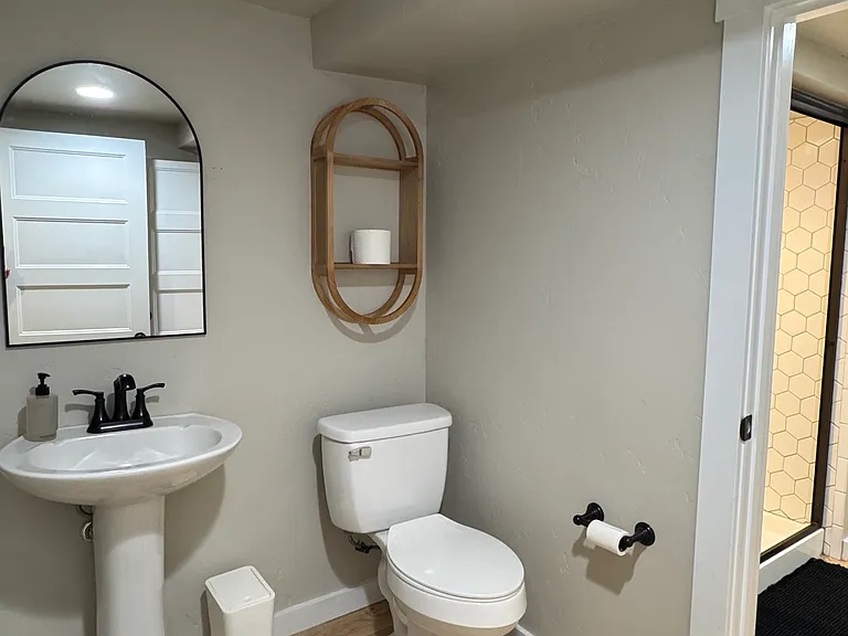 406 N Pacific St — Photo 24