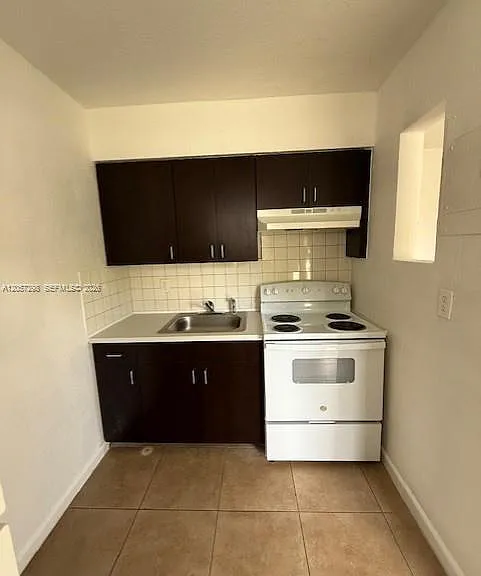 2554 NW 14th St #3 — Photo 4