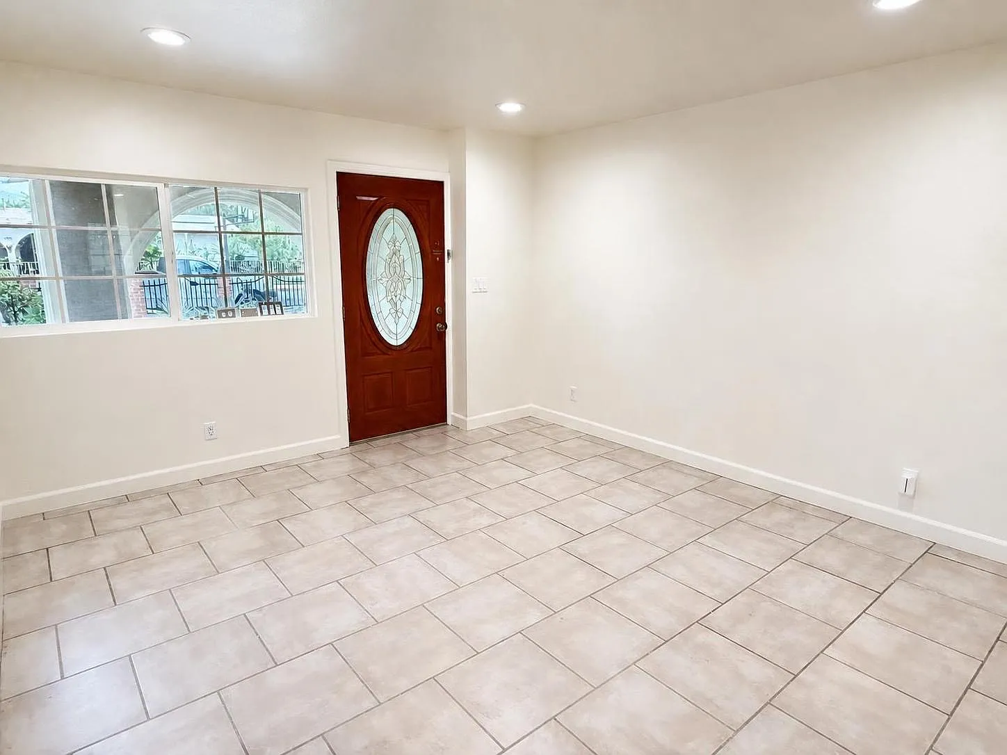 844 Mayfair Avenue - 1 — Photo 2