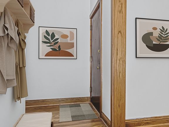 2nd image of 7640 N Greenview Ave #3S